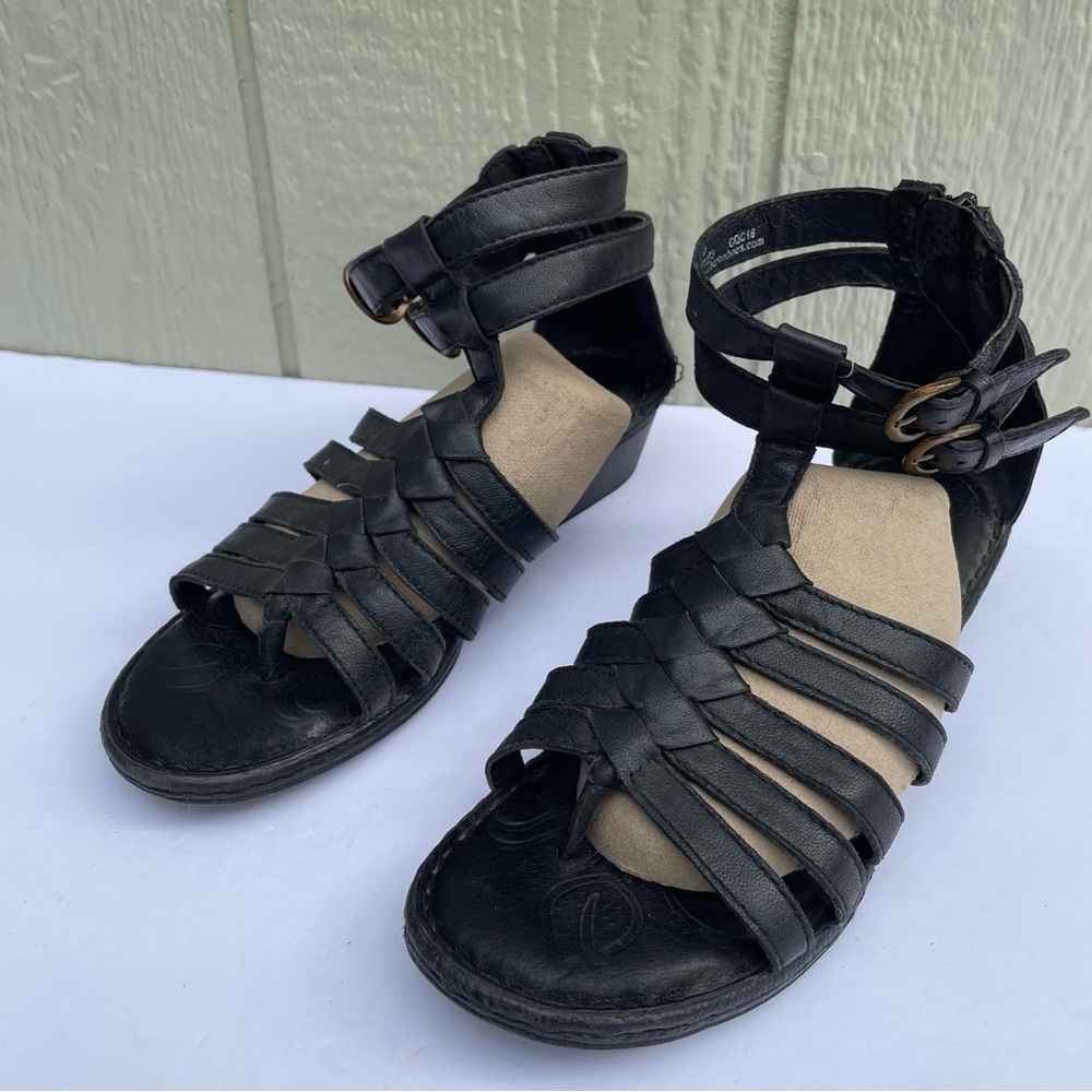 BORN Tripoli Black Leather Gladiator HEEL Zip Strappy Sandals womens 7m Comfy